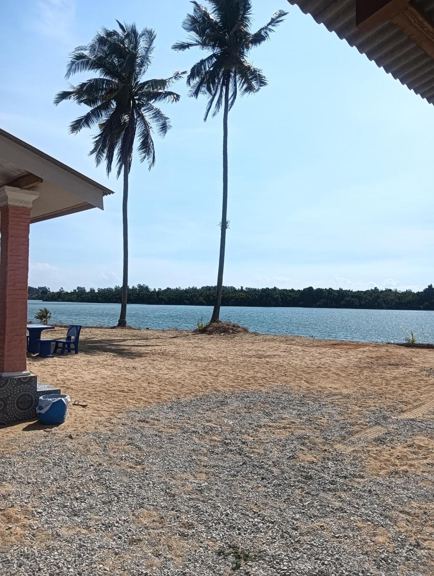 Roomstay Tokbah Demuara Kuala Besut Экстерьер фото