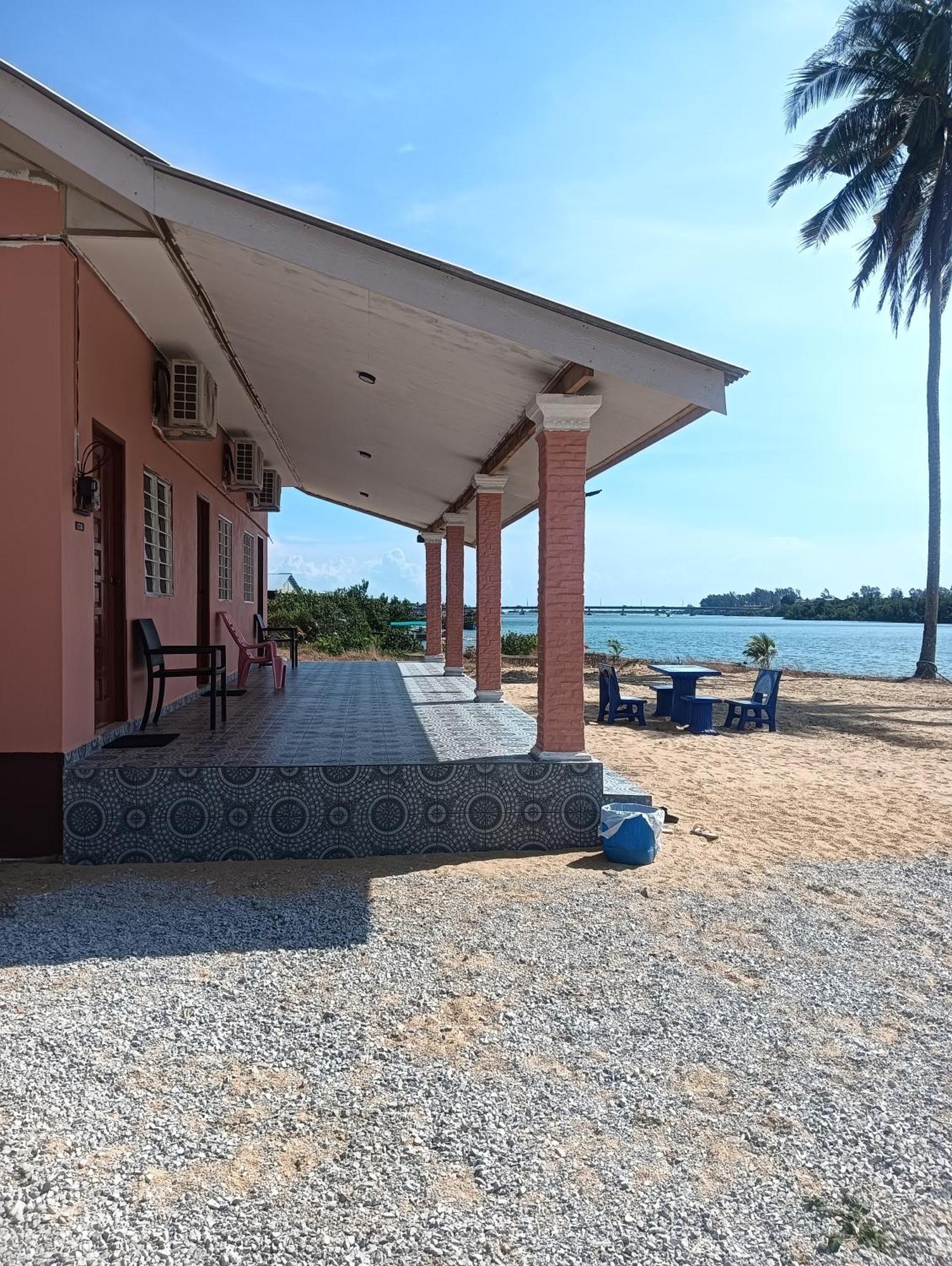 Roomstay Tokbah Demuara Kuala Besut Экстерьер фото